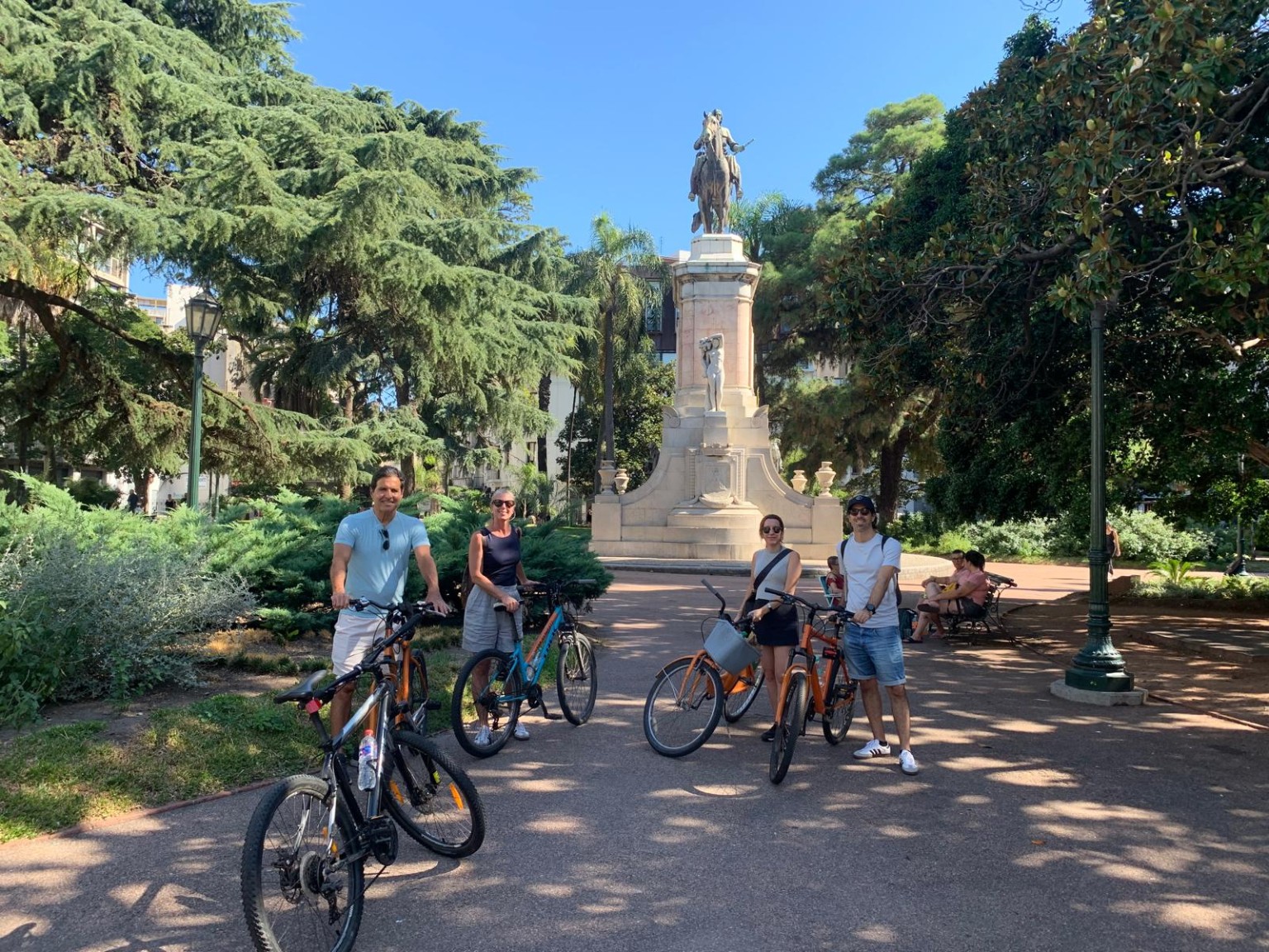 Grupo de Mi Ciudad en Plaza Zabala